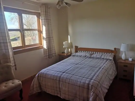 Tek Büyük Yataklı Oda (Pond View)