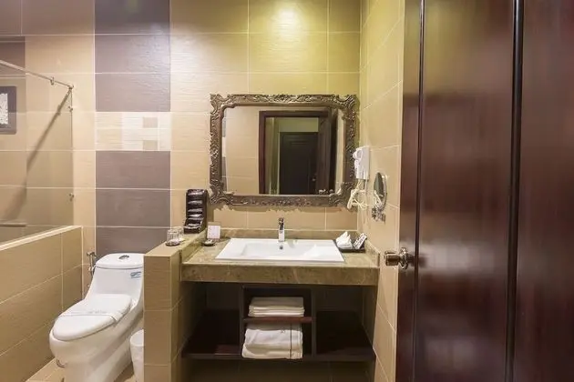 Deluxe Tek Büyük Yataklı Oda (Pool Size)
