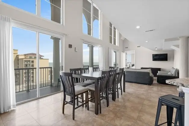 Çatı Katı Süiti (Penthouse), Birden Çok Yatak, Kısmi Deniz Manzarası