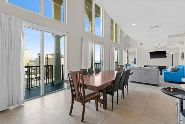 Çatı Katı Süiti (Penthouse), Birden Çok Yatak, Kısmi Deniz Manzarası