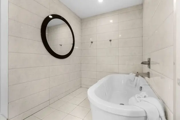 Çatı Katı Süiti (Penthouse), Birden Çok Yatak, Kısmi Deniz Manzarası