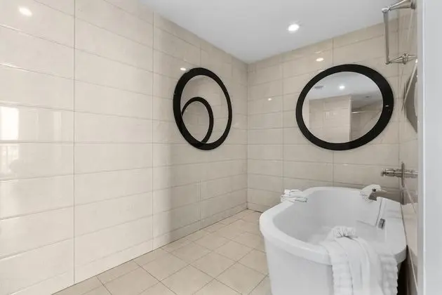 Çatı Katı Süiti (Penthouse), Birden Çok Yatak, Kısmi Deniz Manzarası