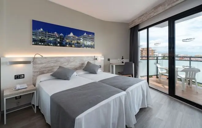 Double room (2 adults + 1 child)