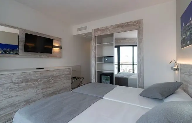 Double room (2 adults + 1 child)