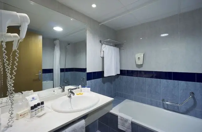 Double room (2 adults + 2 children)