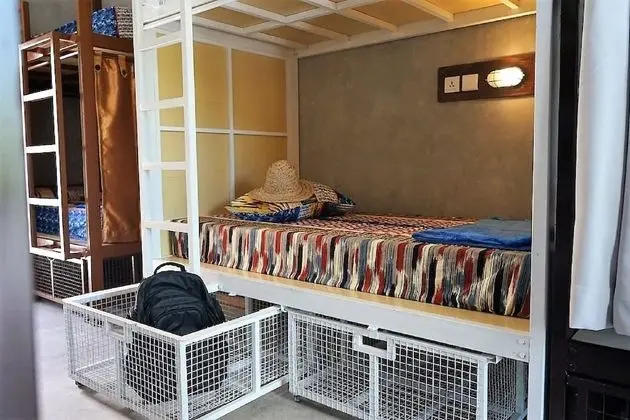 Ortak Ranzalı Oda, Karma Ranzalı Oda