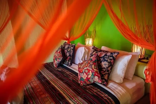 Deluxe Villa, 1 Yatak Odası, Küvet, Havuz Manzaralı