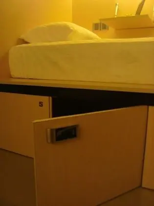 6 Double Beds Shared Dormitory
