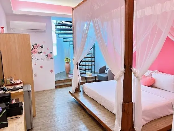 Romantic Tek Büyük Yataklı Oda