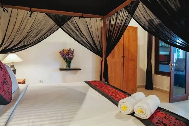 Villa, 4 Yatak Odası, Kişiye Özel Havuzlu