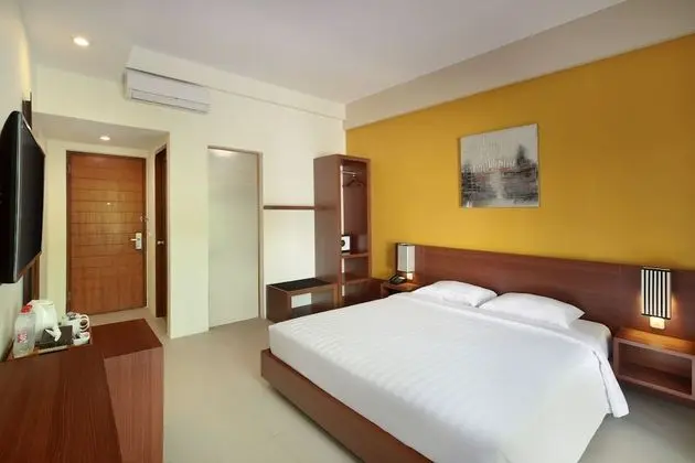 Superior Pool Access Room
