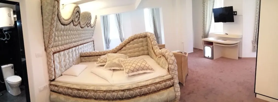 Standard Tek Büyük Yataklı Oda, Avlu Manzaralı