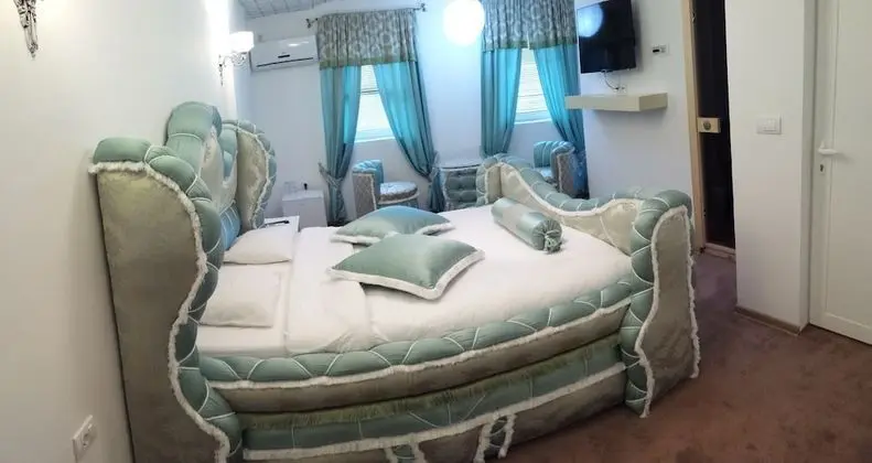 Standard Tek Büyük Yataklı Oda, Sauna, Avlu Manzaralı