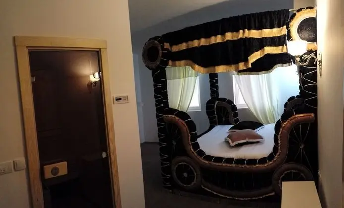 Standard Tek Büyük Yataklı Oda, Sauna, Avlu Manzaralı