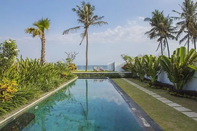 One Bedroom Beachfront