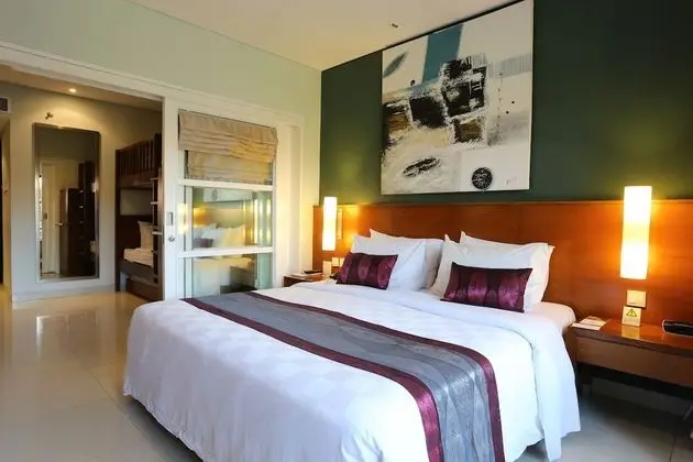 Family Studio (1 King Bed and 1 Trundle Bed and 1 Bunk Bed)