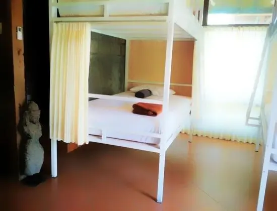Ortak Ranzalı Oda, Karma Ranzalı Oda (Bed in 8-bed)