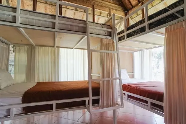 Ortak Ranzalı Oda, Karma Ranzalı Oda (Bed in 8-bed)