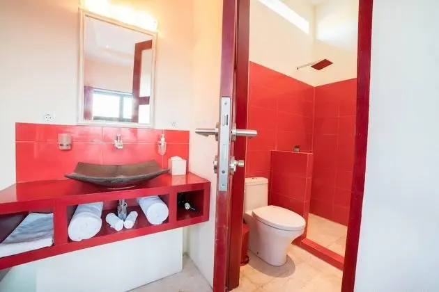 Luxury Tek Büyük Yataklı Oda, 1 En Büyük (King) Boy Yatak, Balkon (Ginger - 2)