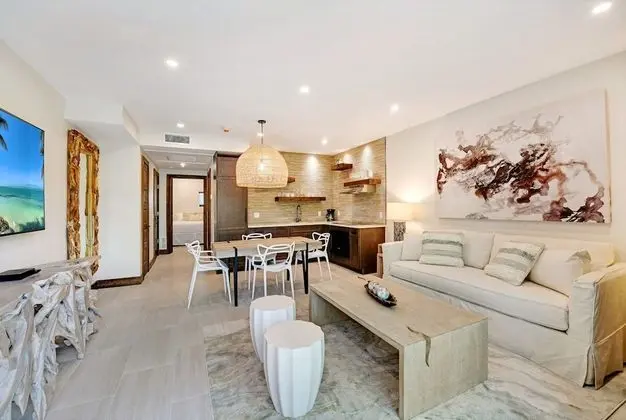 Luxury Beachside 2 Bedroom Suite