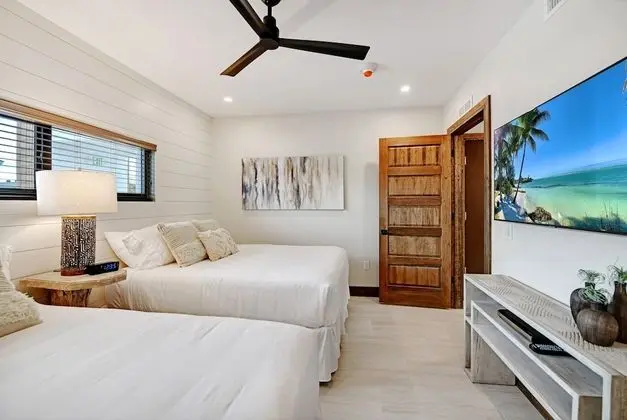 Luxury Beachside 2 Bedroom Suite