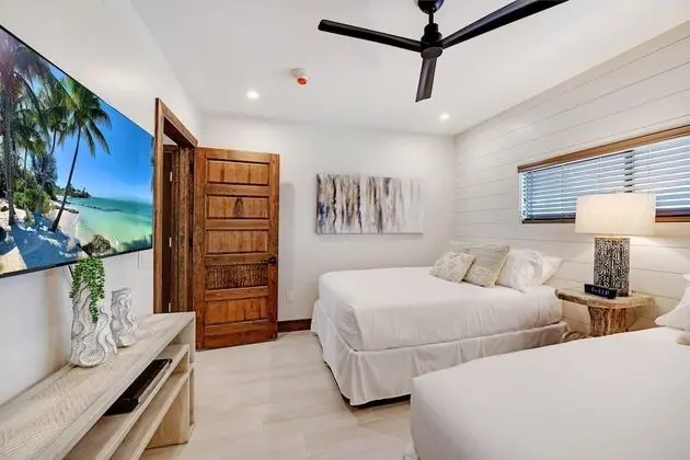 Luxury Beachside 2 Bedroom Suite