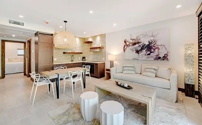 Luxury Beachside 2 Bedroom Suite