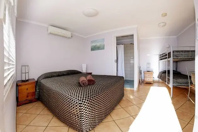 Standard Oda (Room for 4)