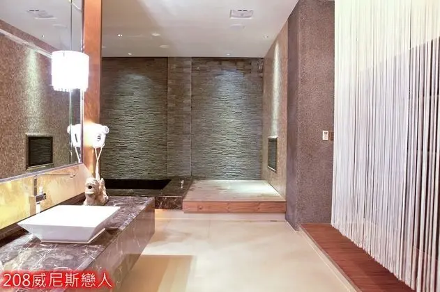 Business Tek Büyük Yataklı Oda