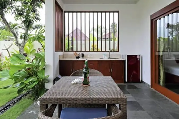 Honeymoon Bungalov, 1 En Büyük (King) Boy Yatak, Havuz Manzaralı, Bahçeli