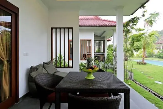 Honeymoon Bungalov, 1 En Büyük (King) Boy Yatak, Havuz Manzaralı, Bahçeli