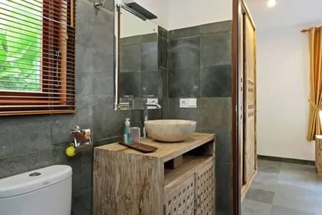 Honeymoon Bungalov, 1 En Büyük (King) Boy Yatak, Havuz Manzaralı, Bahçeli