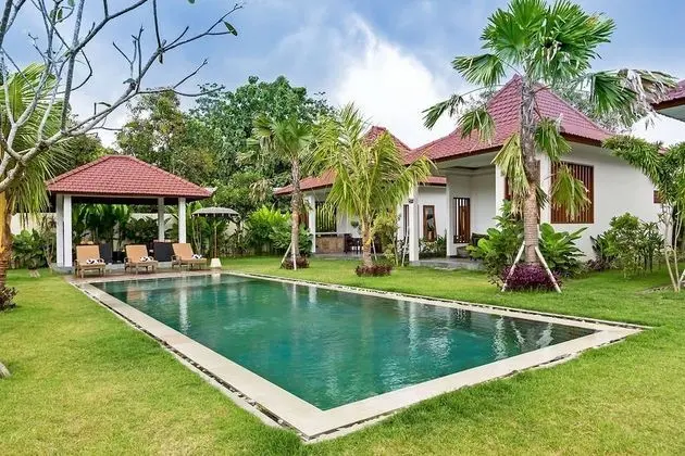 Honeymoon Bungalov, 1 En Büyük (King) Boy Yatak, Havuz Manzaralı, Bahçeli