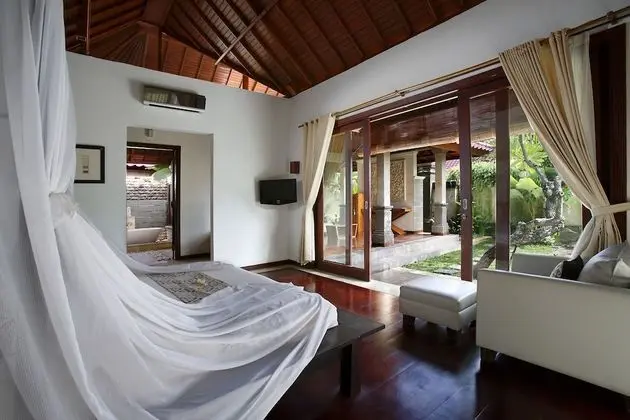 Honeymoon Villa