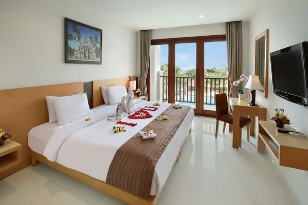 Deluxe Oda, Havuz Manzaralı