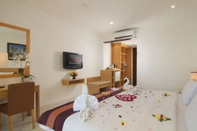 Deluxe Oda, Havuz Manzaralı