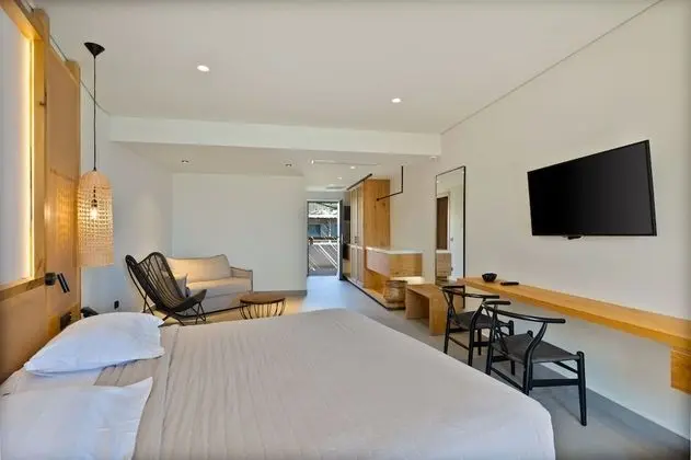 Junior Studio Suite, 1 Queen Bed, Sea Front