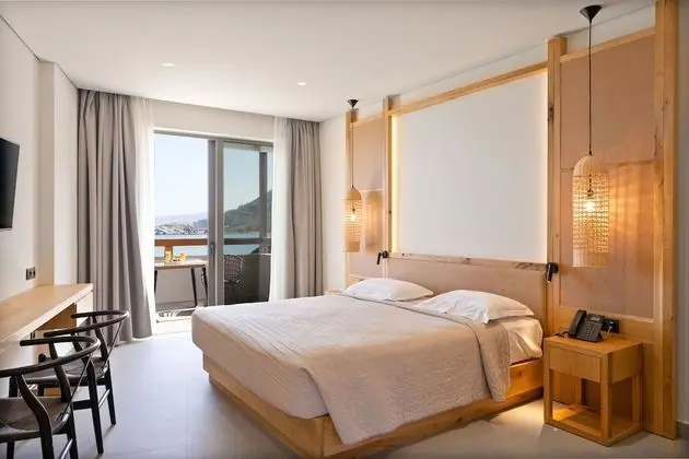 Junior Studio Suite, 1 Queen Bed, Sea Front