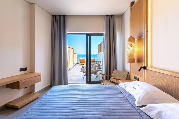 Junior Suite, Private Pool, Sea Front
