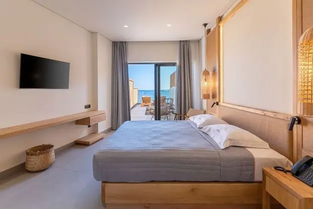 Junior Suite, Private Pool, Sea Front
