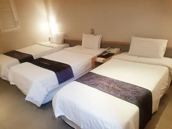Üç Kişilik Oda