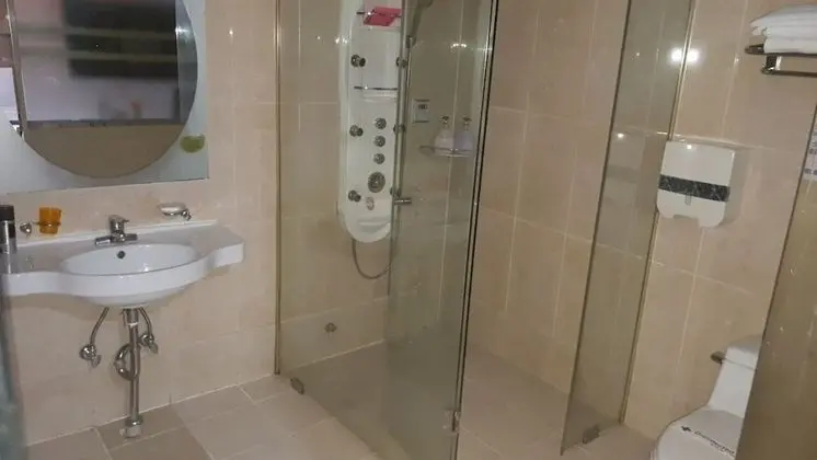 Üç Kişilik Oda