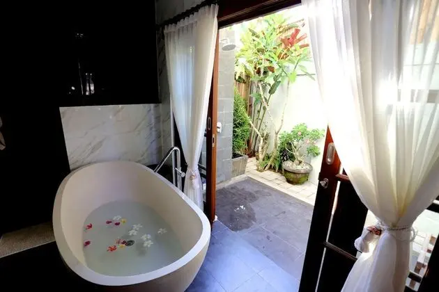 Villa, 3 Yatak Odası, Kişiye Özel Havuzlu, Bahçe Manzaralı