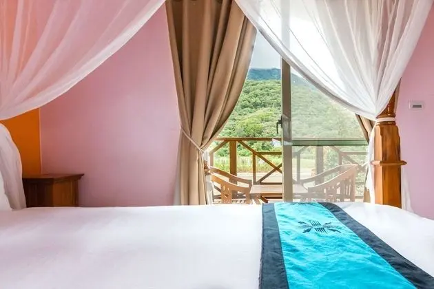Deluxe Tek Büyük Yataklı Oda, Küvet, Dağ Manzaralı