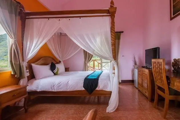 Deluxe Tek Büyük Yataklı Oda, Küvet, Dağ Manzaralı