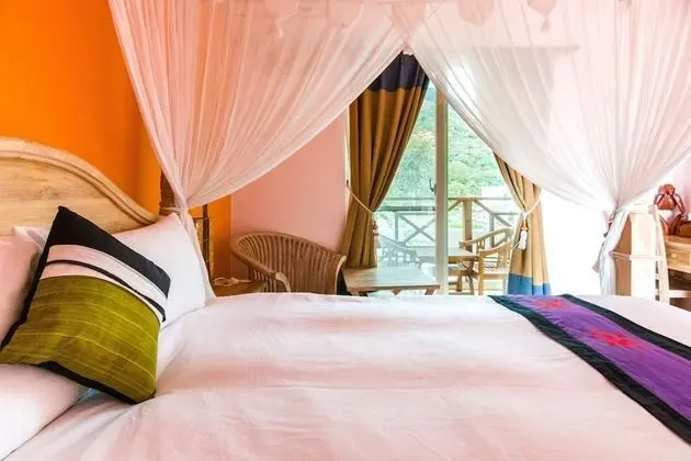 Tek Büyük Yataklı Oda, Balkon, Dağ Manzaralı