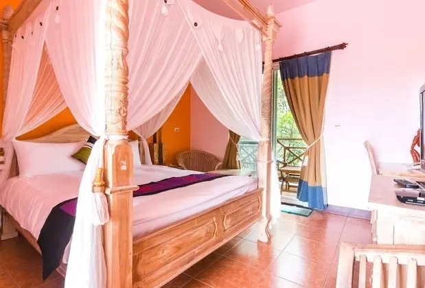 Tek Büyük Yataklı Oda, Balkon, Dağ Manzaralı