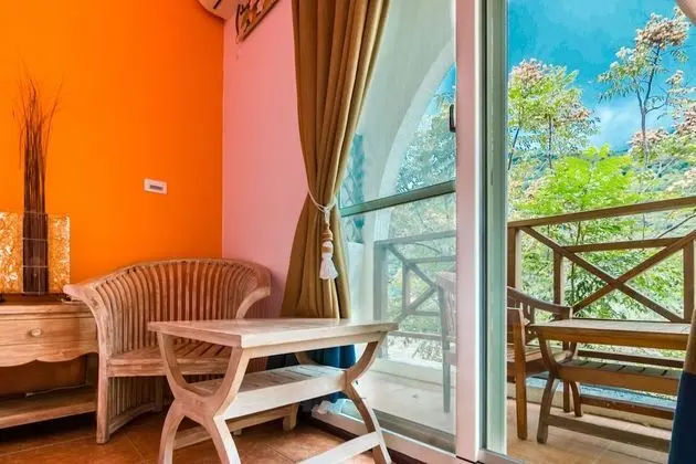 Tek Büyük Yataklı Oda, Balkon, Dağ Manzaralı