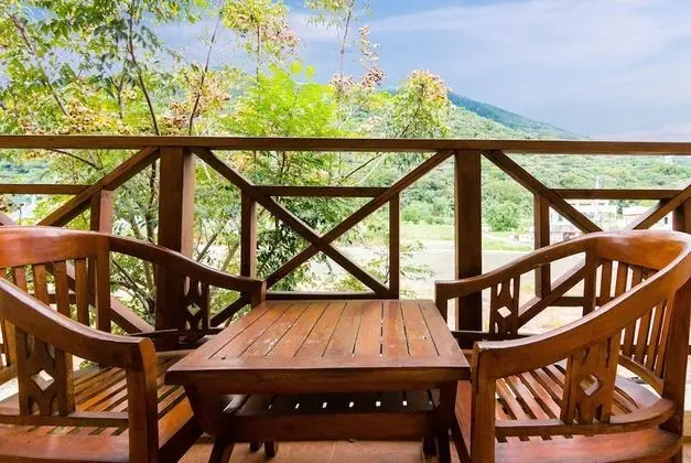 Tek Büyük Yataklı Oda, Balkon, Dağ Manzaralı