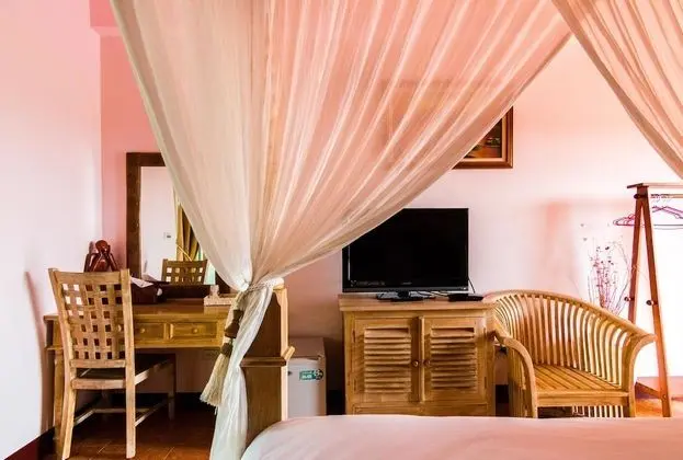 Tek Büyük Yataklı Oda, Balkon, Dağ Manzaralı